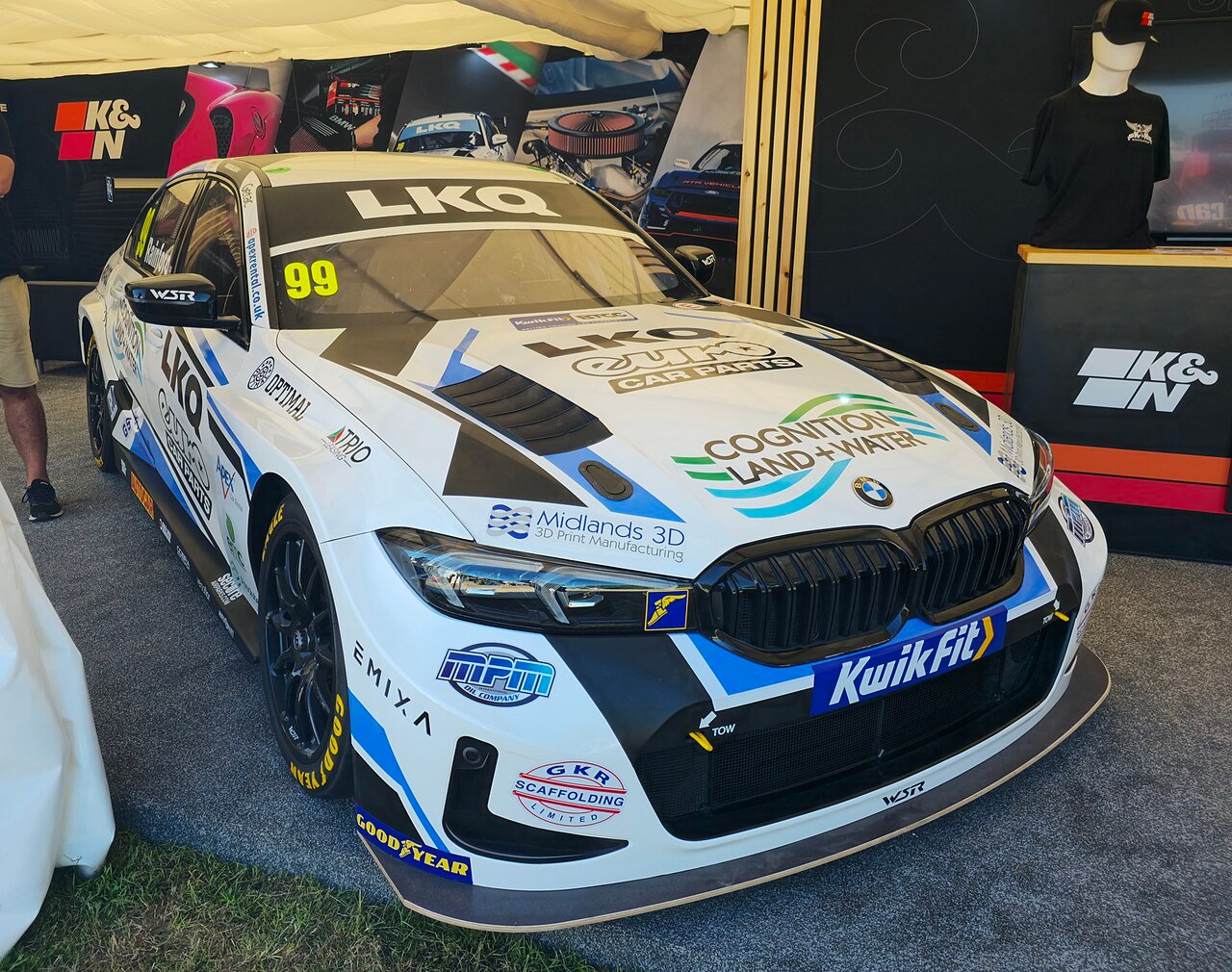 View 4 of 2025 BMW 3 Series SE