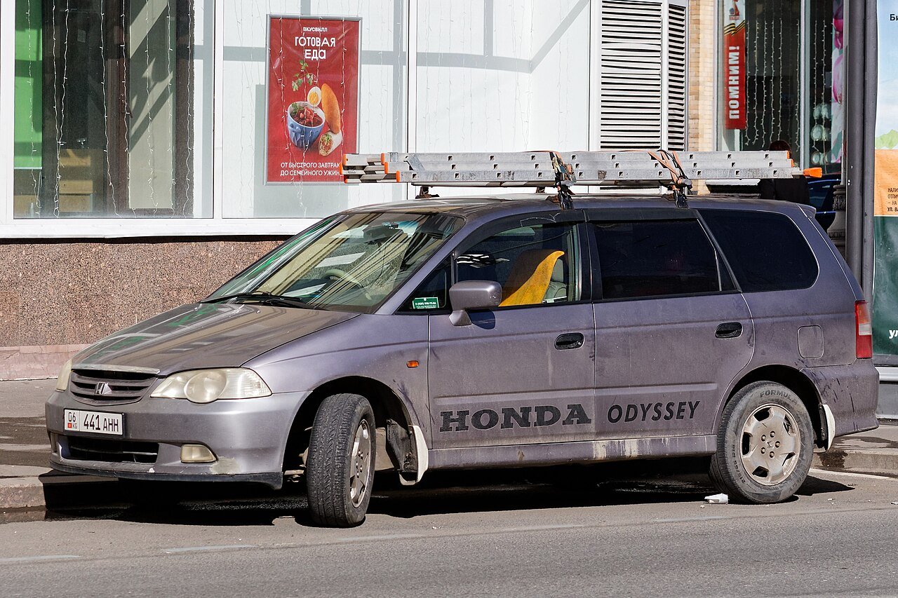View 4 of 2000 Honda Odyssey Passenger