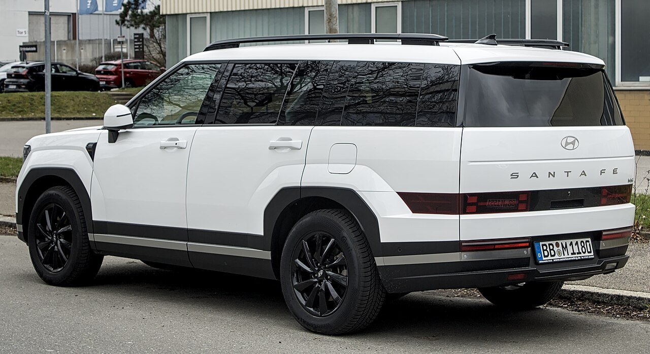 View 2 of 2024 Hyundai Santa Fe Touring