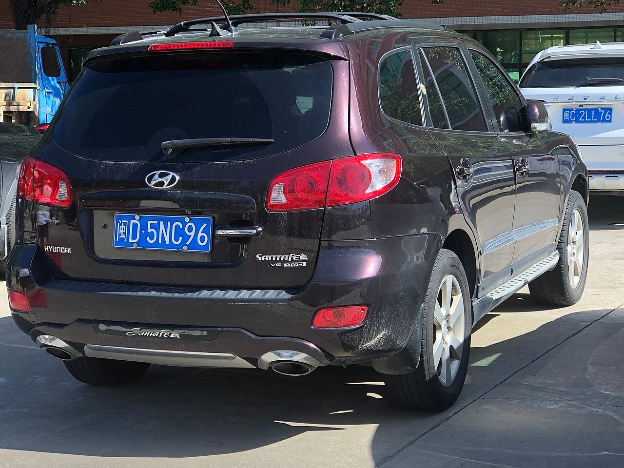 View 4 of 2024 Hyundai Santa Fe Touring