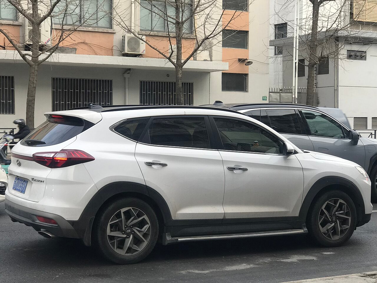 View 2 of 2022 Hyundai Tucson Limited