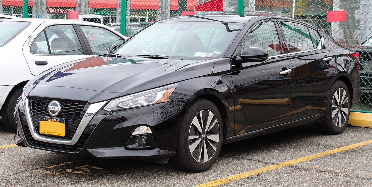View 2 of 2023 Nissan Altima LE