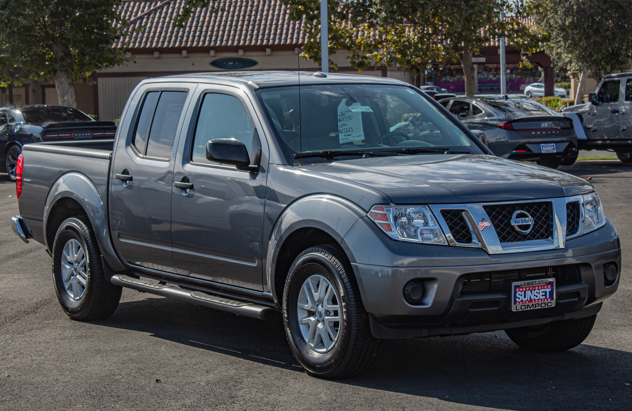 View 2 of 2022 Nissan Frontier TRD Off-Road
