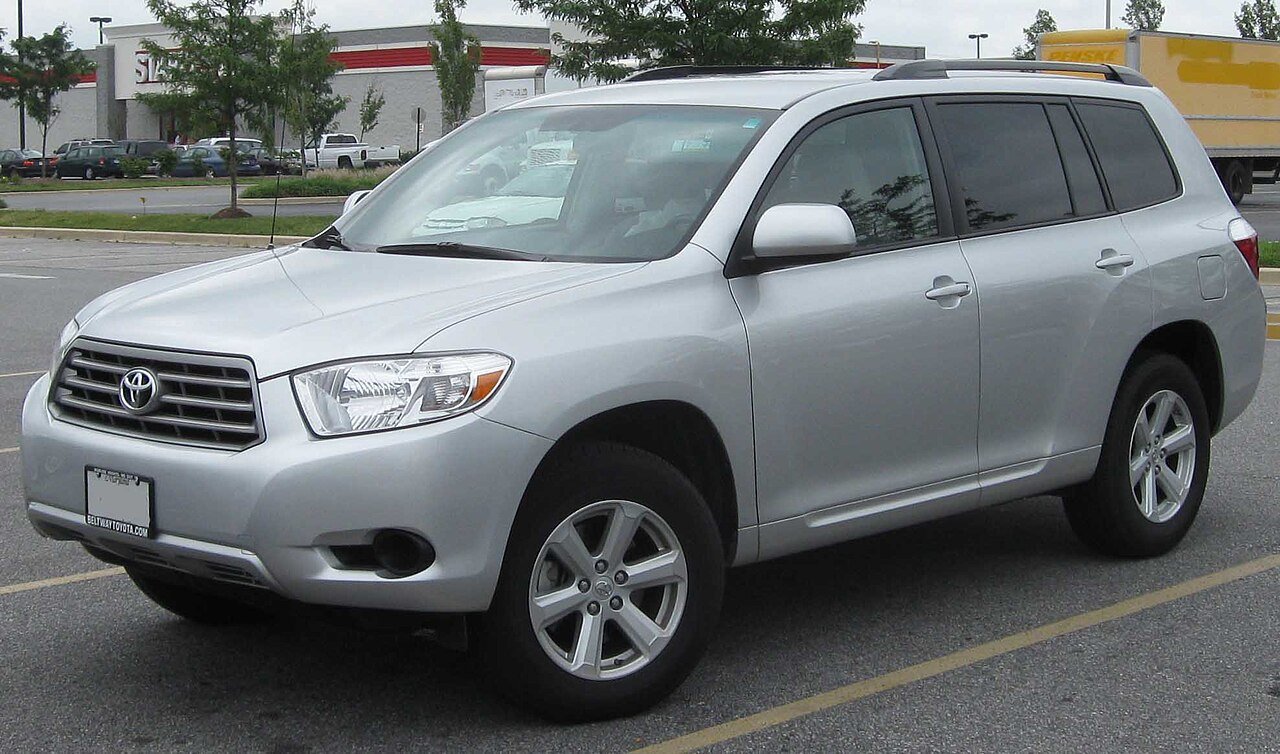 View 3 of 2011 Toyota Highlander SE