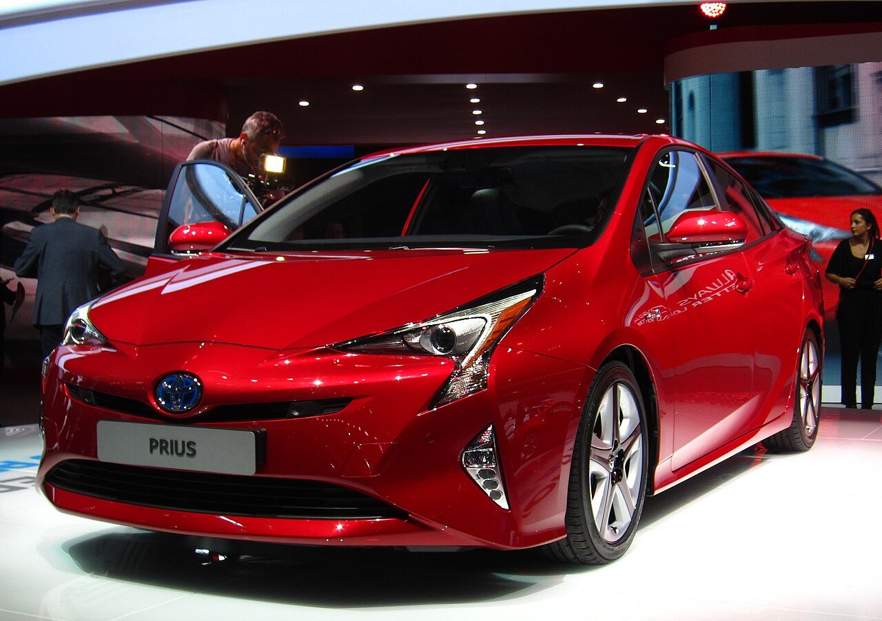 View 4 of 2015 Toyota Prius S