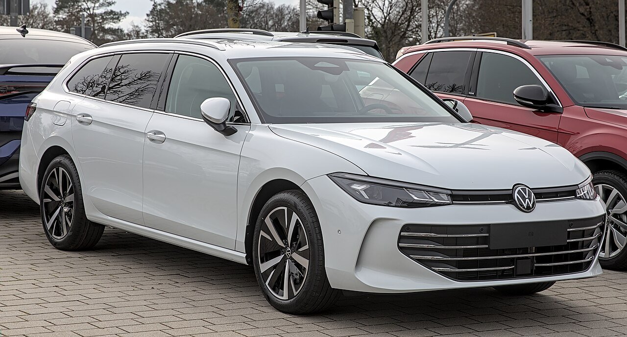 2023 Volkswagen Passat LE